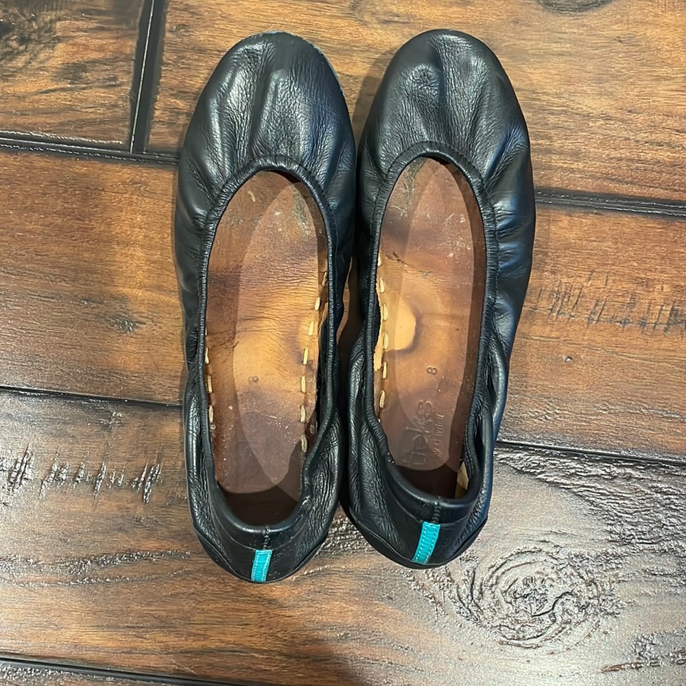 Black Size 8 Tieks